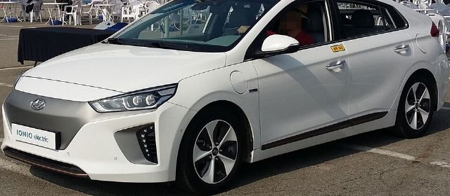 Temsili fotoğraf: Hyundai Ioniq Electric, Hatchback.