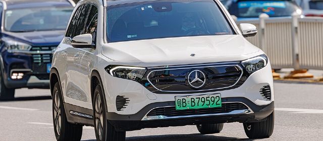 Temsili fotoğraf: Mercedes-Benz EQB, 7 koltuklu SUV.