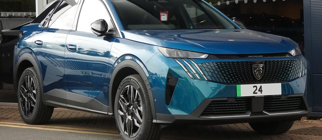 Temsili fotoğraf: Peugeot e-3008, SUV.