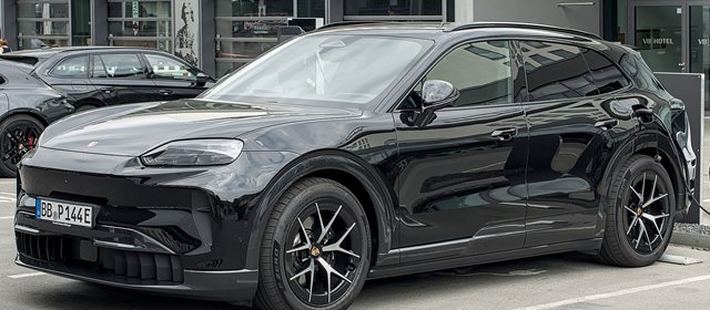 Temsili fotoğraf: Porsche Cayenne Electric, SUV.