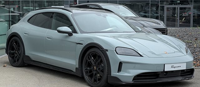 Temsili fotoğraf: Porsche Taycan Cross Turismo, Hatchback.