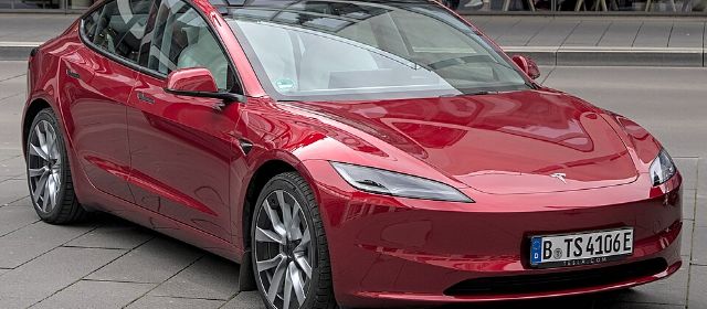 Temsili fotoğraf: Tesla Model 3, Sedan.